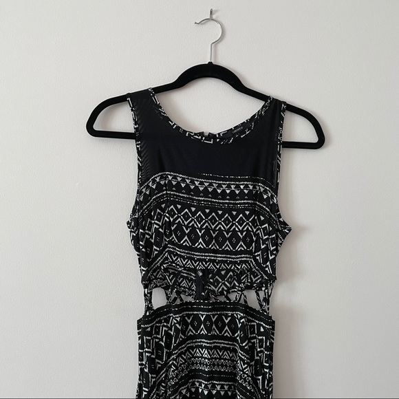 High-low beach dress with tribal print - Picture 2 of 8
